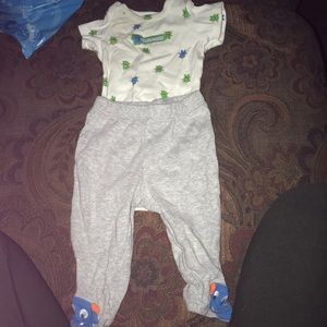 Newborn outfit set